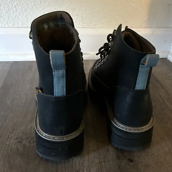Brand New Teva Midform Boot 6.5 - Picture 7 of 11